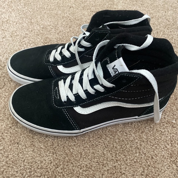 Vans-like new condition - Picture 1 of 2